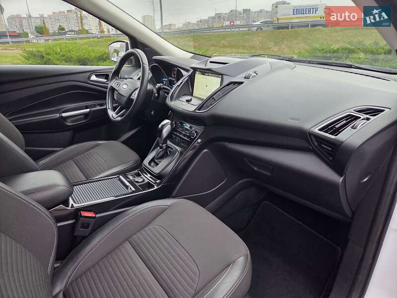 Позашляховик / Кросовер Ford Kuga 2019 в Києві