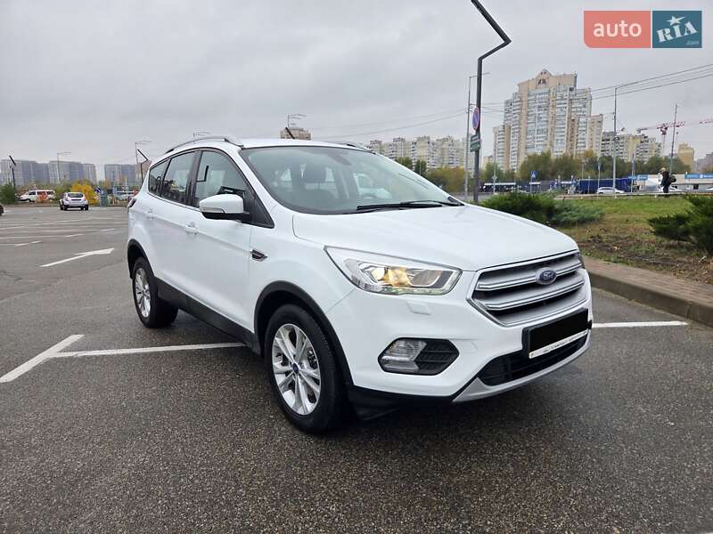Позашляховик / Кросовер Ford Kuga 2019 в Києві