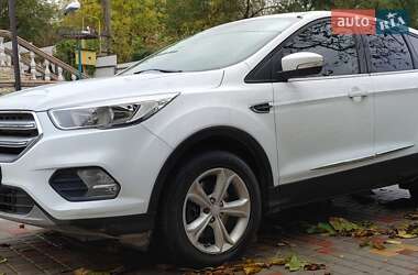 Позашляховик / Кросовер Ford Kuga 2017 в Кам'янець-Подільському