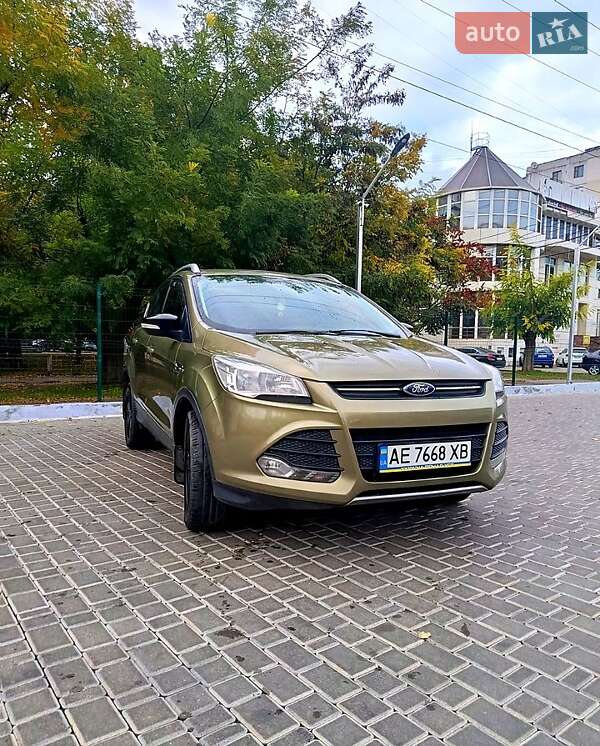 Внедорожник / Кроссовер Ford Kuga 2013 в 