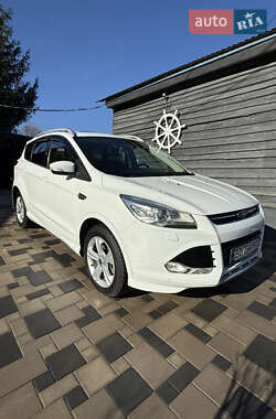 Внедорожник / Кроссовер Ford Kuga 2014 в 