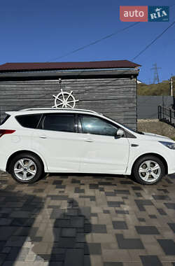 Внедорожник / Кроссовер Ford Kuga 2014 в 