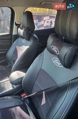 Внедорожник / Кроссовер Ford Kuga 2019 в 