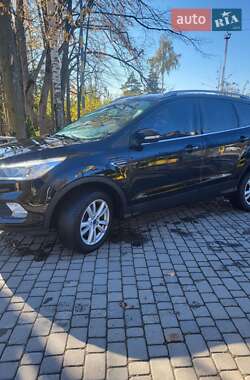 Внедорожник / Кроссовер Ford Kuga 2019 в 