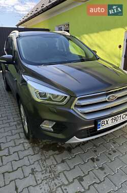 Позашляховик / Кросовер Ford Kuga 2018 в  фото 7 Позашляховик / Кросовер Ford Kuga 2018 в