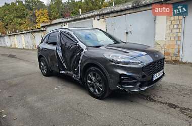 Внедорожник / Кроссовер Ford Kuga 2023 в 