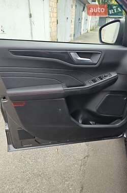 Внедорожник / Кроссовер Ford Kuga 2023 в 