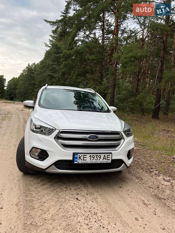 Позашляховик / Кросовер Ford Kuga 2019 в Києві