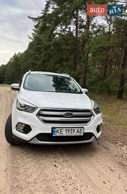 Внедорожник / Кроссовер Ford Kuga 2019 в 