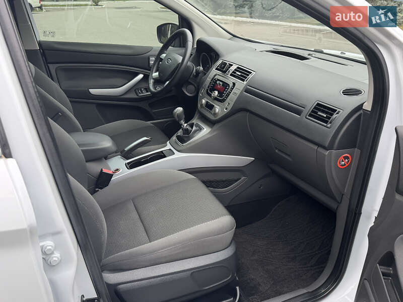 Позашляховик / Кросовер Ford Kuga 2011 в Києві