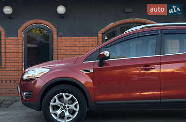 Позашляховик / Кросовер Ford Kuga 2010 в 