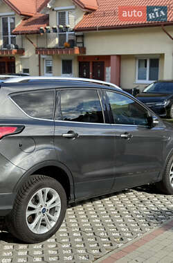 Позашляховик / Кросовер Ford Kuga 2019 в  фото 15 Позашляховик / Кросовер Ford Kuga 2019 в