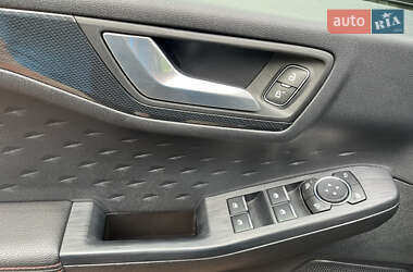 Позашляховик / Кросовер Ford Kuga 2021 в  фото 59 Позашляховик / Кросовер Ford Kuga 2021 в