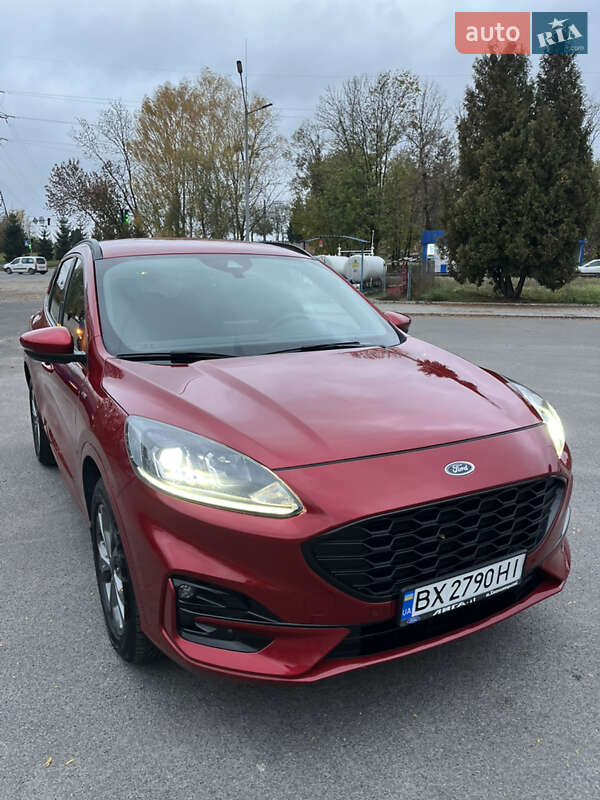 Внедорожник / Кроссовер Ford Kuga 2021 в Хмельницком
