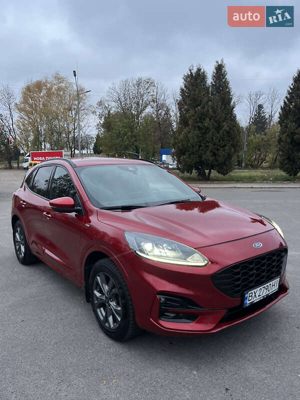 Внедорожник / Кроссовер Ford Kuga 2021 в Хмельницком