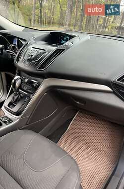 Позашляховик / Кросовер Ford Kuga 2014 в  фото 21 Позашляховик / Кросовер Ford Kuga 2014 в