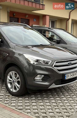 Позашляховик / Кросовер Ford Kuga 2019 в  фото 5 Позашляховик / Кросовер Ford Kuga 2019 в