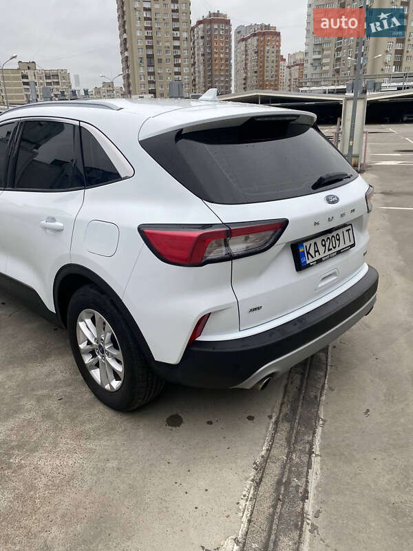 Внедорожник / Кроссовер Ford Kuga 2022 в Киеве