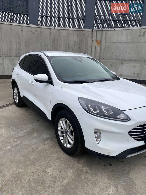 Внедорожник / Кроссовер Ford Kuga 2022 в Киеве