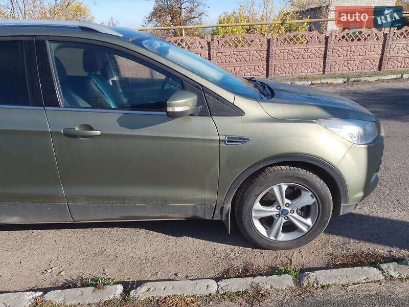 Внедорожник / Кроссовер Ford Kuga 2013 в Великой Александровке