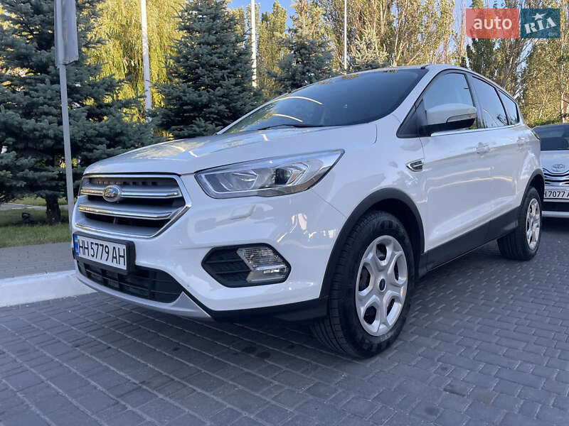 Позашляховик / Кросовер Ford Kuga 2018 в Одесі