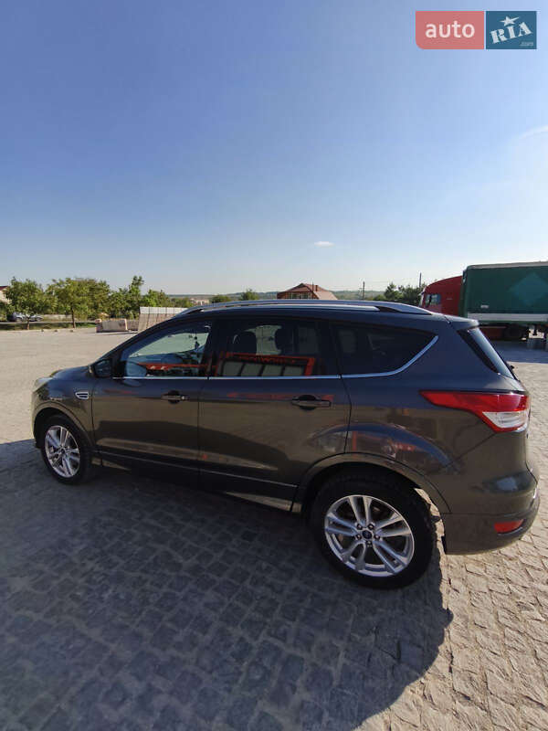 Внедорожник / Кроссовер Ford Kuga 2016 в Кельменцах