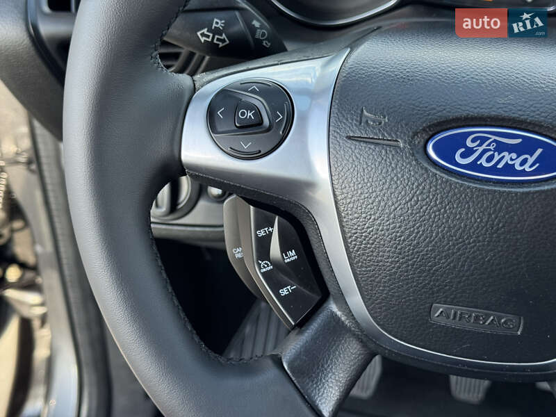 Позашляховик / Кросовер Ford Kuga 2015 в Миколаєві