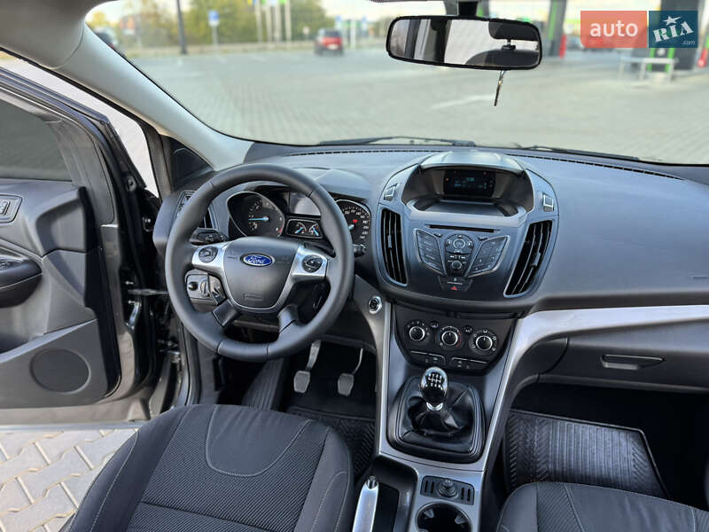 Позашляховик / Кросовер Ford Kuga 2015 в Миколаєві