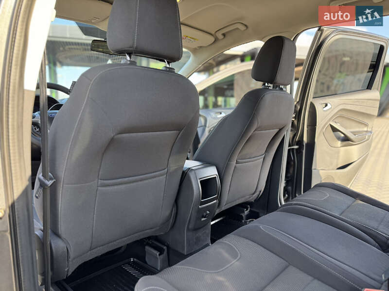 Позашляховик / Кросовер Ford Kuga 2015 в Миколаєві