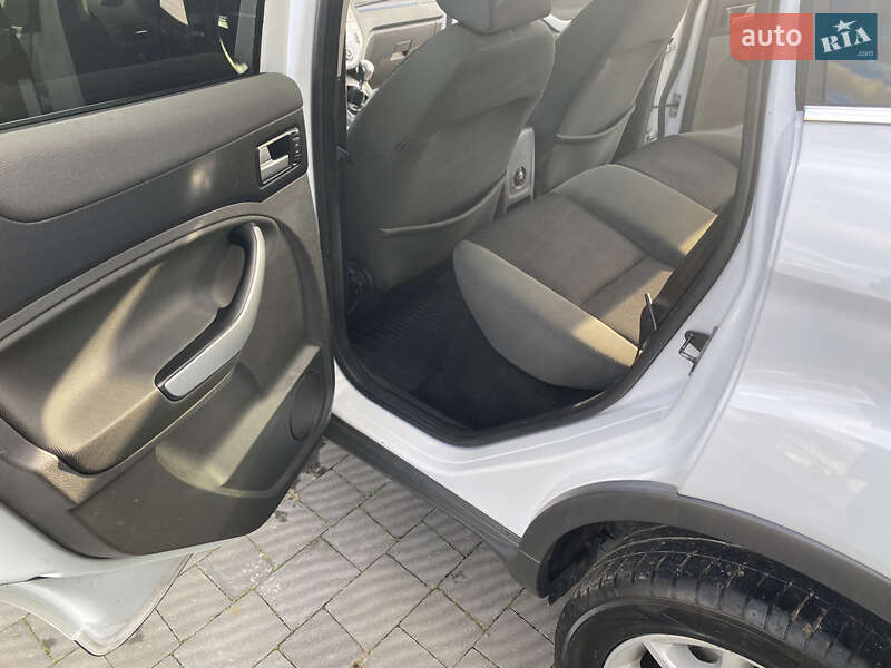 Позашляховик / Кросовер Ford Kuga 2011 в Стрию