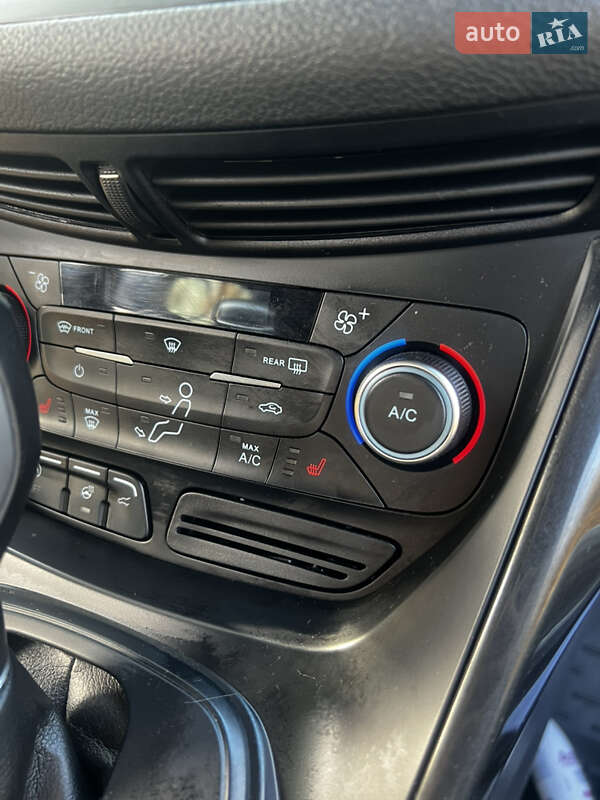 Внедорожник / Кроссовер Ford Kuga 2016 в Киеве