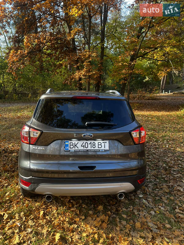 Позашляховик / Кросовер Ford Kuga 2016 в Києві фото 7 Позашляховик / Кросовер Ford Kuga 2016 в Києві