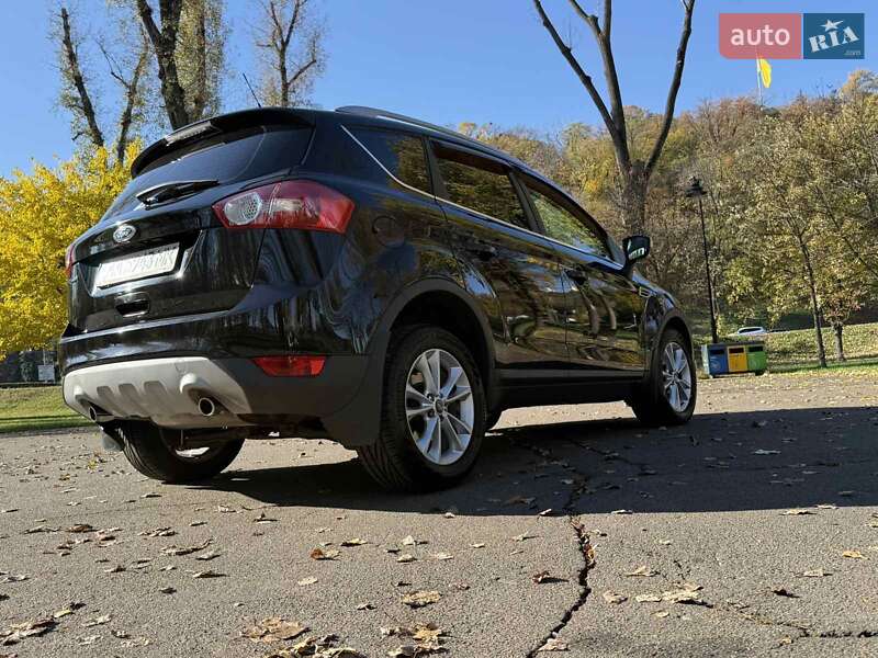 Внедорожник / Кроссовер Ford Kuga 2012 в Киеве