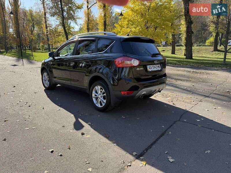 Внедорожник / Кроссовер Ford Kuga 2012 в Киеве