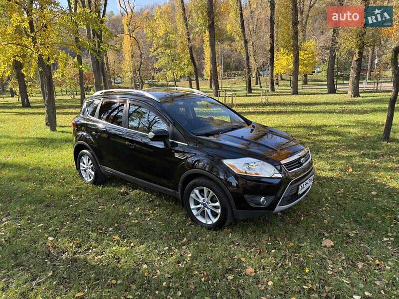 Внедорожник / Кроссовер Ford Kuga 2012 в Киеве