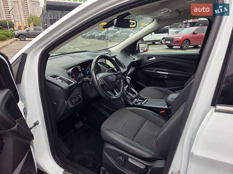 Внедорожник / Кроссовер Ford Kuga 2019 в Киеве