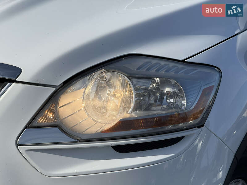 Позашляховик / Кросовер Ford Kuga 2010 в Стрию