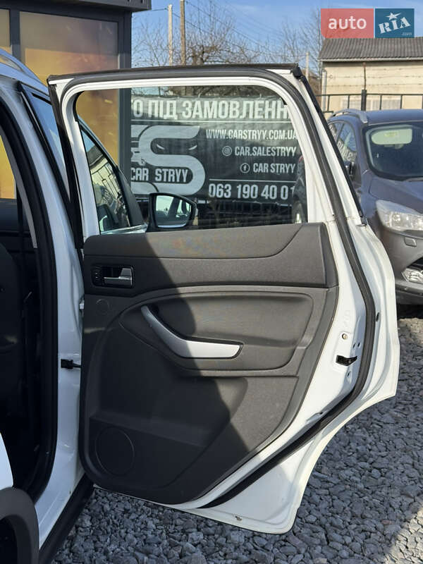 Позашляховик / Кросовер Ford Kuga 2010 в Стрию