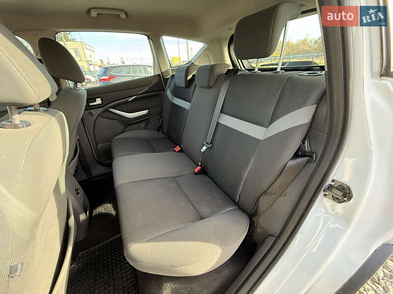 Позашляховик / Кросовер Ford Kuga 2010 в Стрию