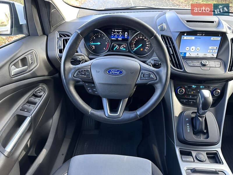 Внедорожник / Кроссовер Ford Kuga 2016 в Киеве