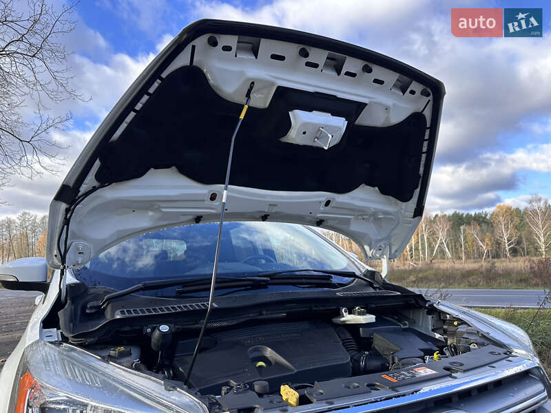 Внедорожник / Кроссовер Ford Kuga 2016 в Киеве