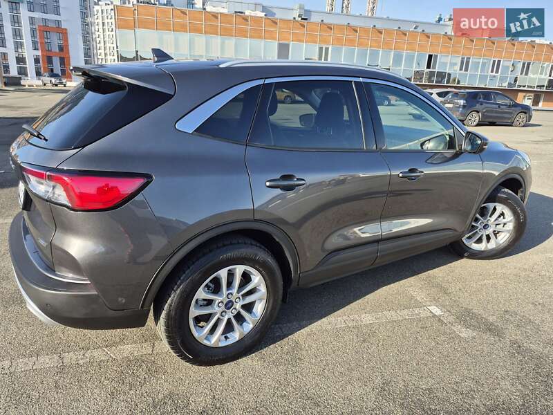 Внедорожник / Кроссовер Ford Kuga 2022 в Киеве