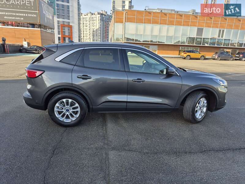 Внедорожник / Кроссовер Ford Kuga 2022 в Киеве