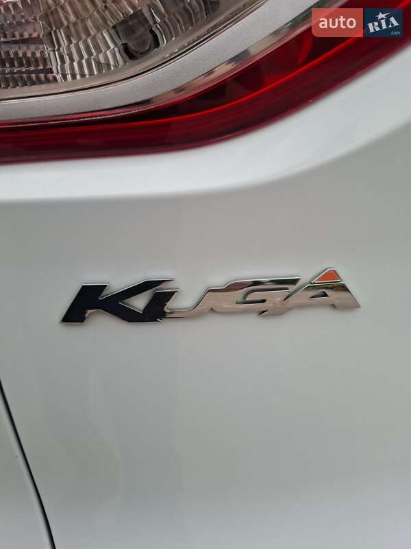 Внедорожник / Кроссовер Ford Kuga 2014 в Звягеле
