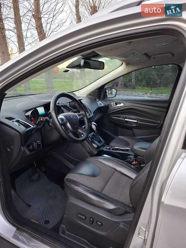 Внедорожник / Кроссовер Ford Kuga 2016 в Черновцах