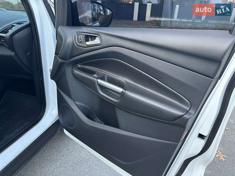 Внедорожник / Кроссовер Ford Kuga 2017 в Виннице фото 47 Внедорожник / Кроссовер Ford Kuga 2017 в Виннице