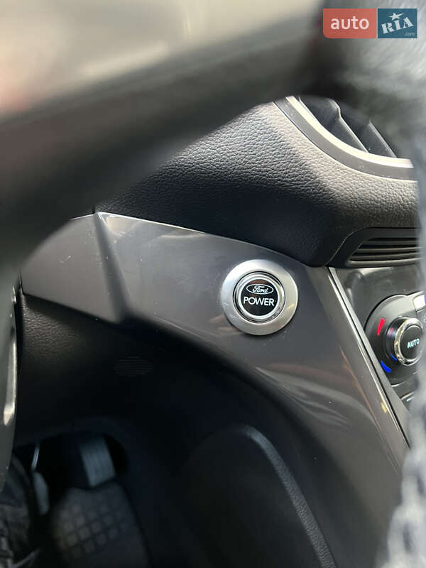 Позашляховик / Кросовер Ford Kuga 2013 в Луцьку