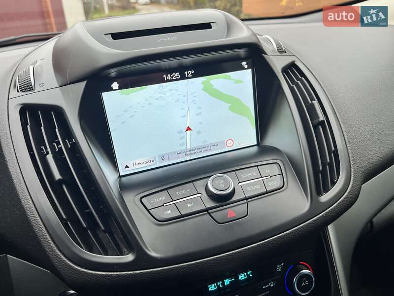 Позашляховик / Кросовер Ford Kuga 2017 в Києві