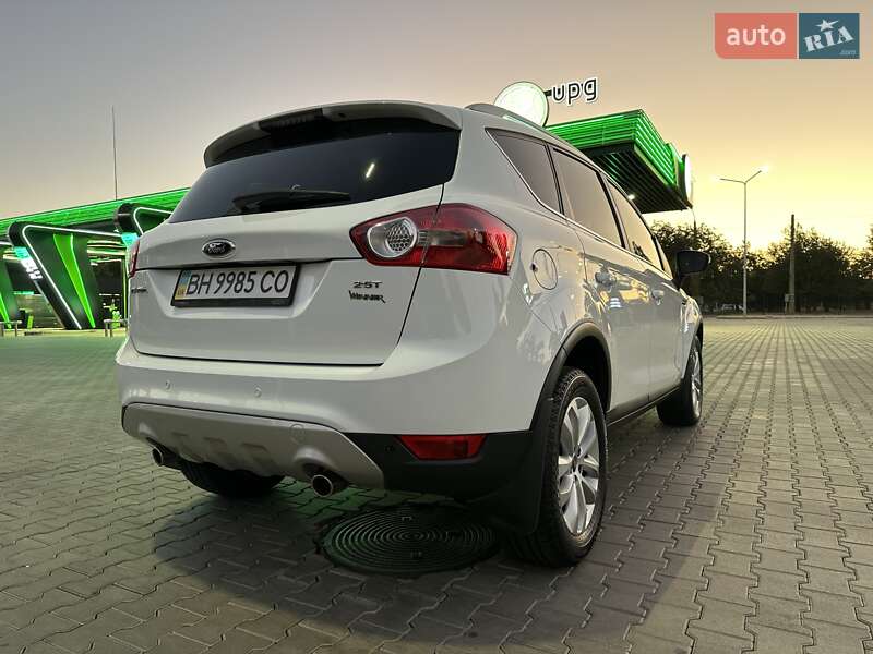 Внедорожник / Кроссовер Ford Kuga 2010 в Одессе