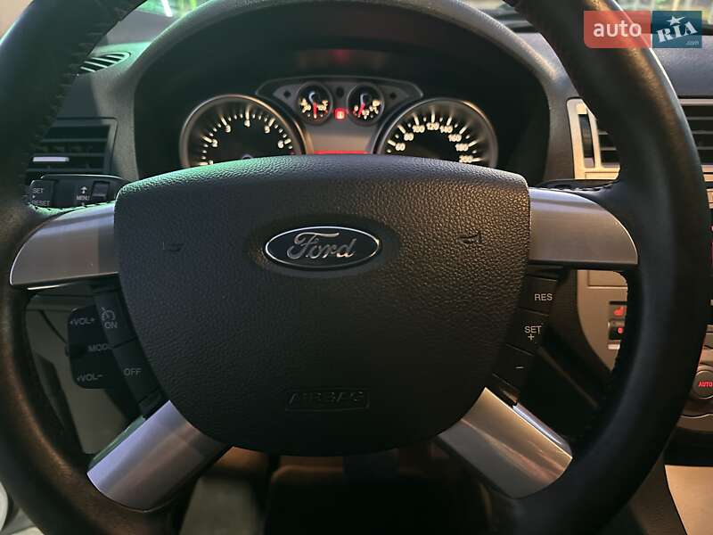 Внедорожник / Кроссовер Ford Kuga 2010 в Одессе